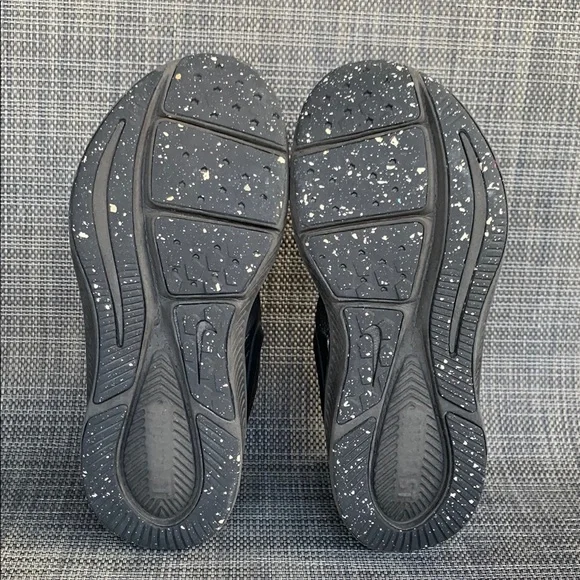 Nike Star Runner 2.0 Triple Black Sneakers GS Shoes Unisex Toddler size 11 - Picture 13 of 14